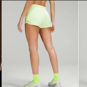 Lululemon Hotty Hot High-Rise Lined Short 2.5" size 6